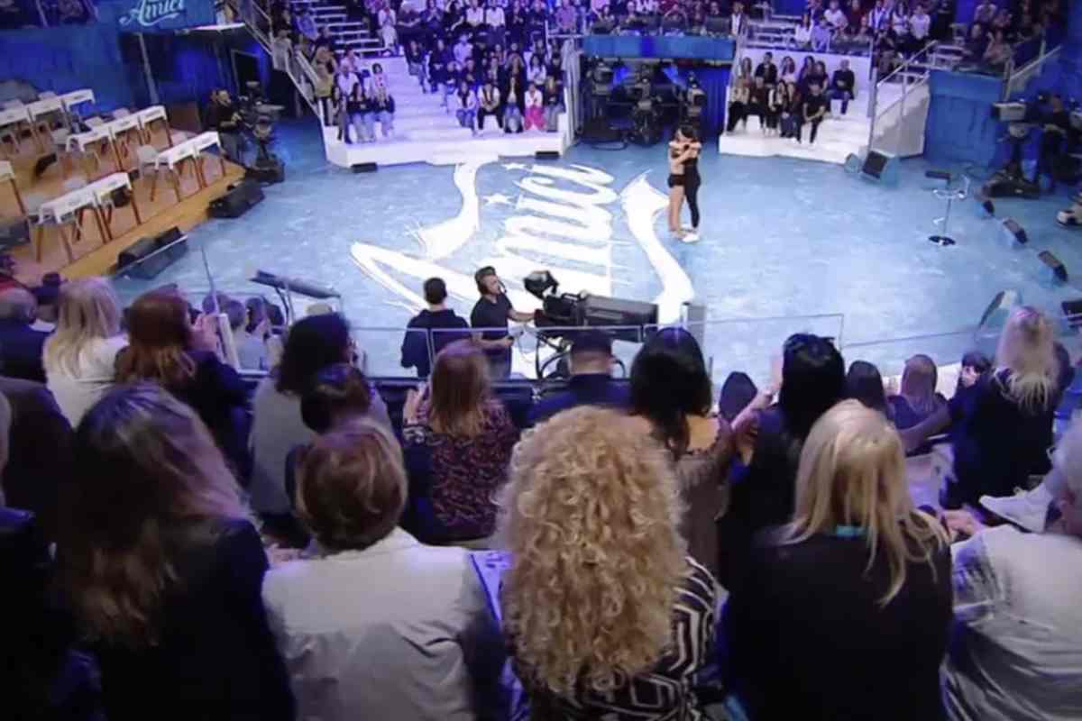Il corpo docente di Amici 25 si conferma composto da volti noti e molto apprezzati dal pubblico, con la conferma ufficiale di figure come Alessandra Celentan