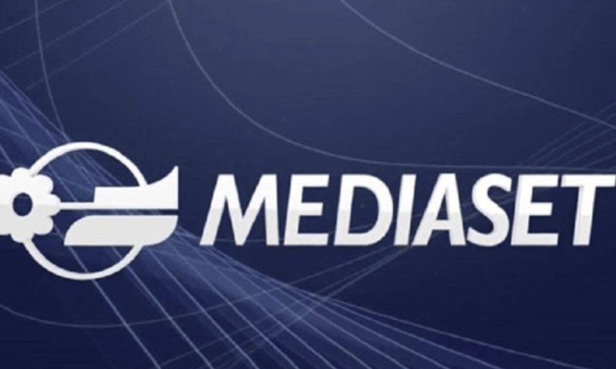 Dopo un decennio nel ruolo di conduttore del programma, Scotti lascia il timone per concentrarsi sugli altri progetti televisivi