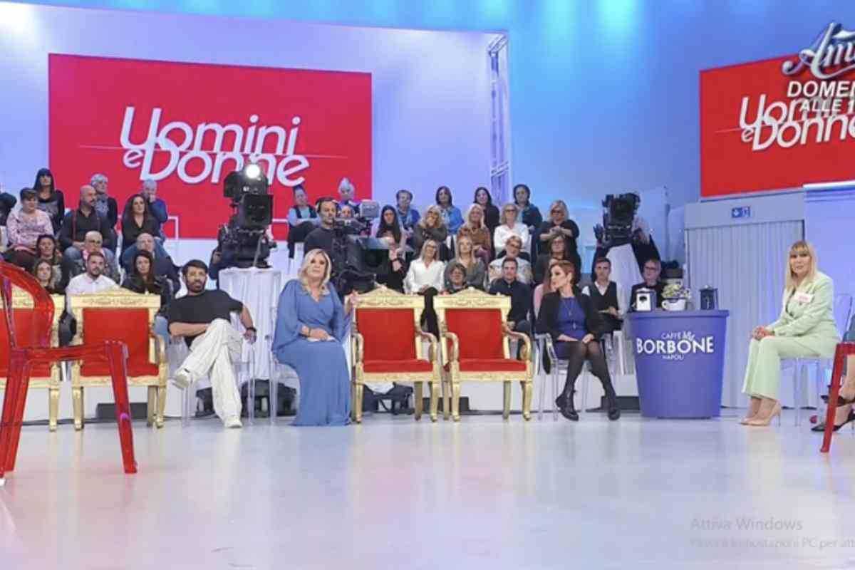 l focus della puntata è poi passato al Trono Classico, con particolare attenzione al tronista Flavio Ubirti. Anche in questa occasione,
