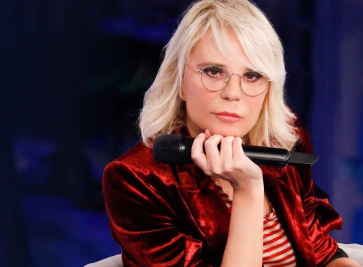 maria de filippi perso occhio