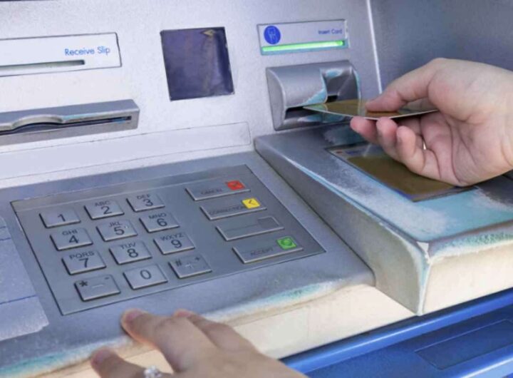 Nonostante l’inarrestabile crescita dei pagamenti elettronici in Italia, gli sportelli ATM rimangono un punto di riferimento cruciale per i cittadini