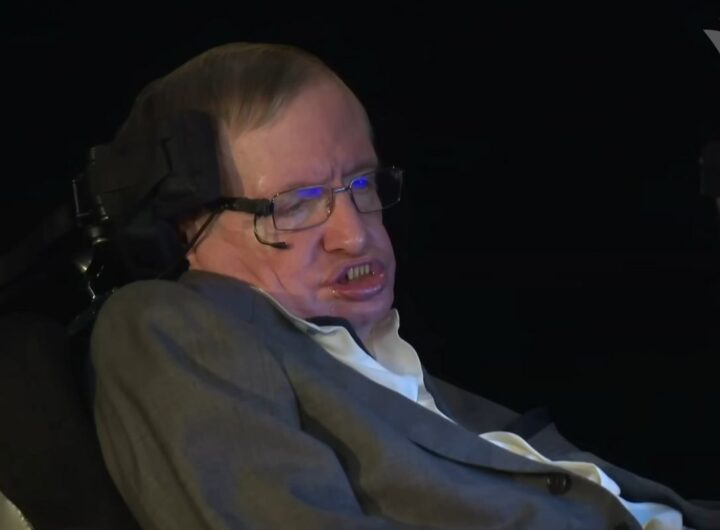 “Entro dicembre 2025 succederà tutto”: le previsioni di Hawking